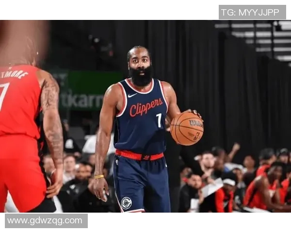 不同篮球明星后撤步技巧解析与风格对比分析